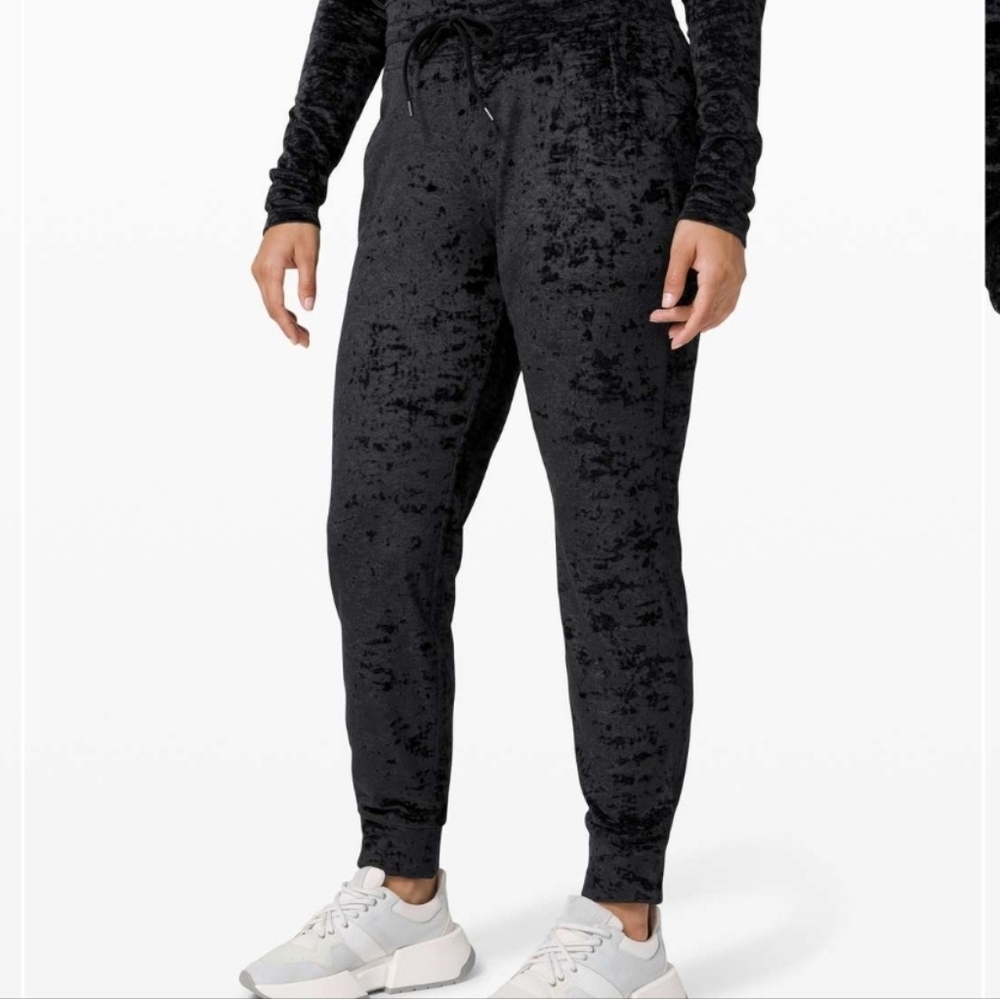 Lululemon Ready to Crush joggers black sz 12